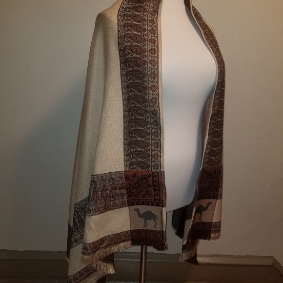 Women Egyptian scar - Picture 3 of 5